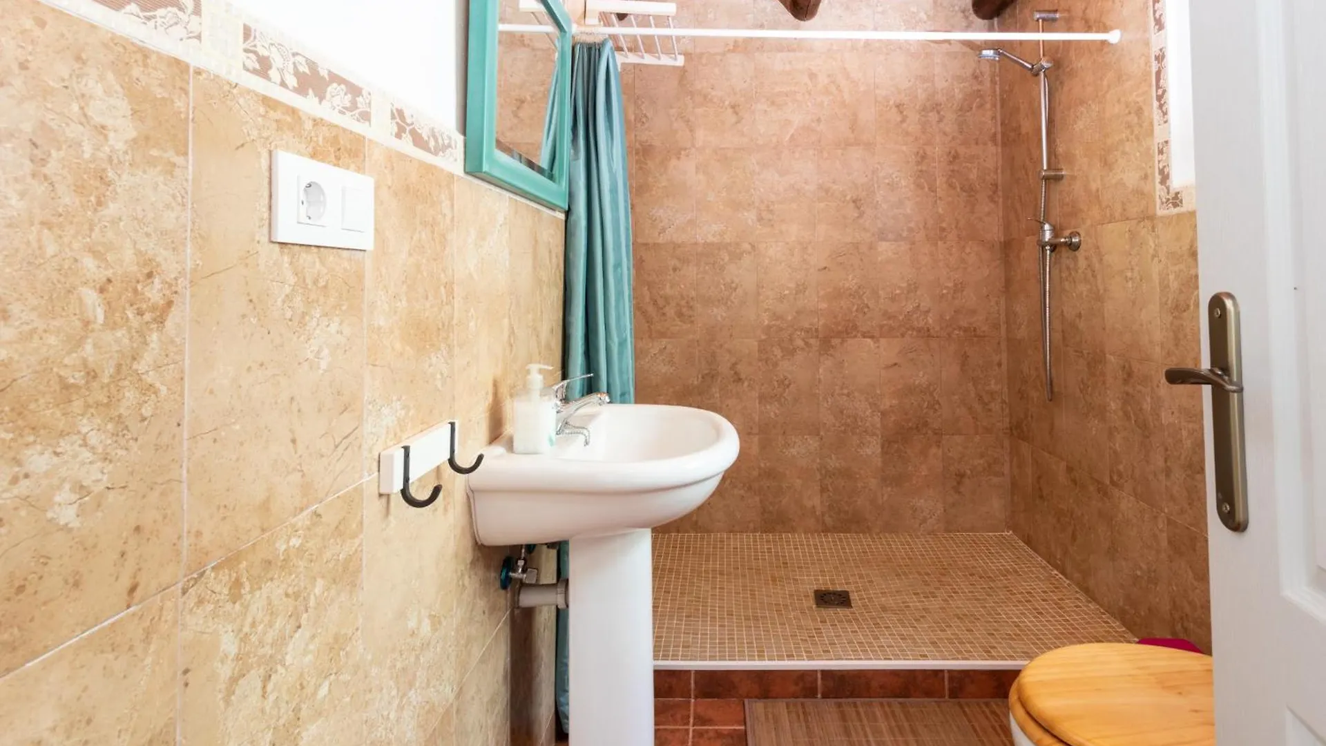 Karma House Guest House Casares